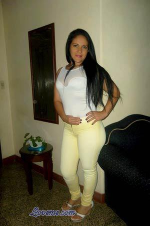 156380 - Nereida Maria Age: 55 - Colombia