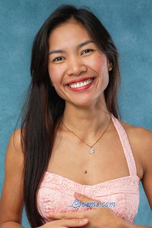 221196 - Phitsamai Age: 26 - Thailand
