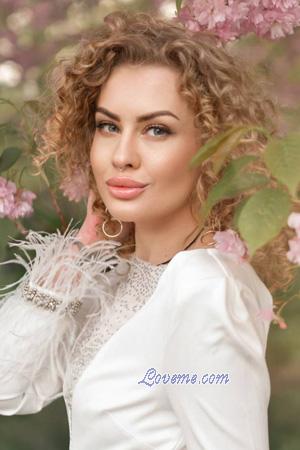 221665 - Yuliia Age: 39 - Ukraine
